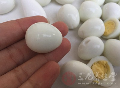 多吃豆類，蛋、魚(yú)以及一些瘦肉等