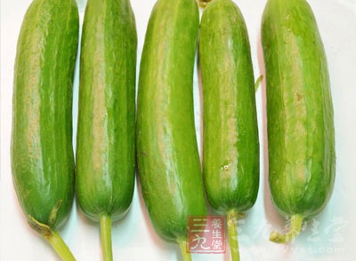 我們要選擇食用多樣化的食物，肉類、蛋類、蔬菜、水果、五谷等