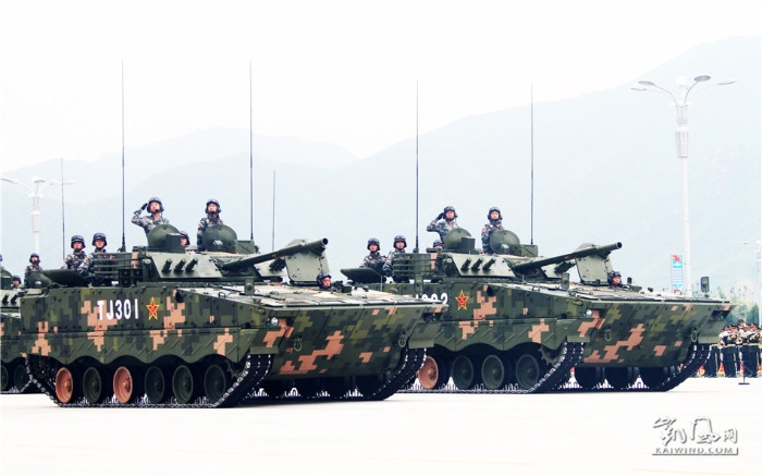 軍人好樣子 裝備大氣場