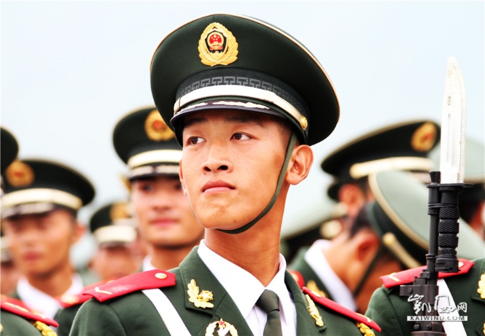 軍人好樣子 裝備大氣場