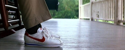 Macintosh HD:Users:apple:Downloads:盤點好萊塢植入廣告用圖:阿甘 耐克鞋.jpg