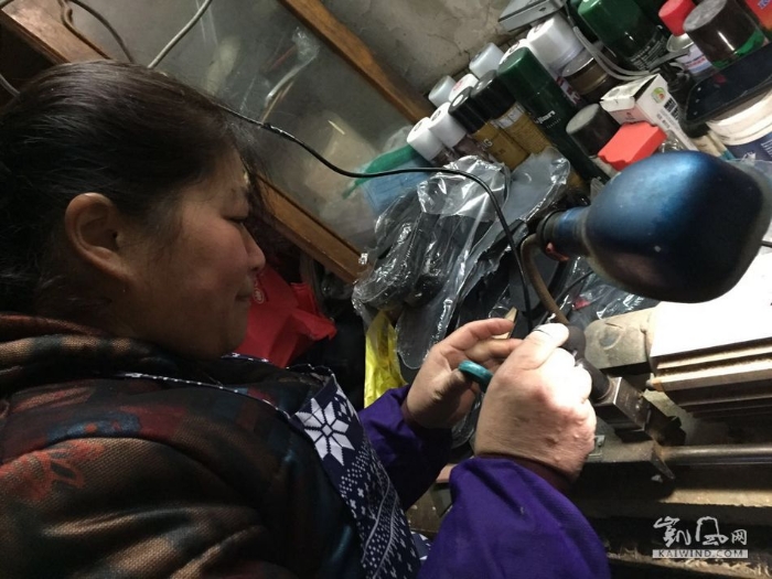 35年的“修”行——專業(yè)鞋女匠紅妹的日常