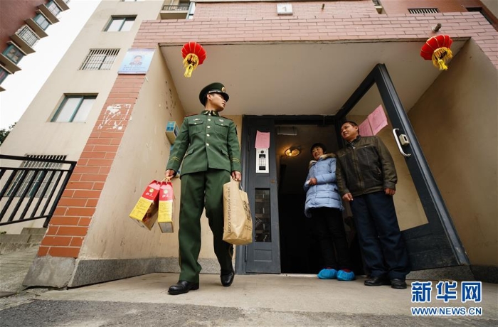 （圖文互動）縱有千般不舍，含著淚水也要帶著希望出發(fā)