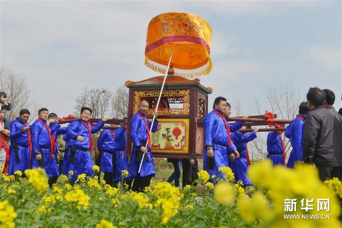 #（社會(huì)）（4）貴州安順：屯堡“抬亭子”迎新春
