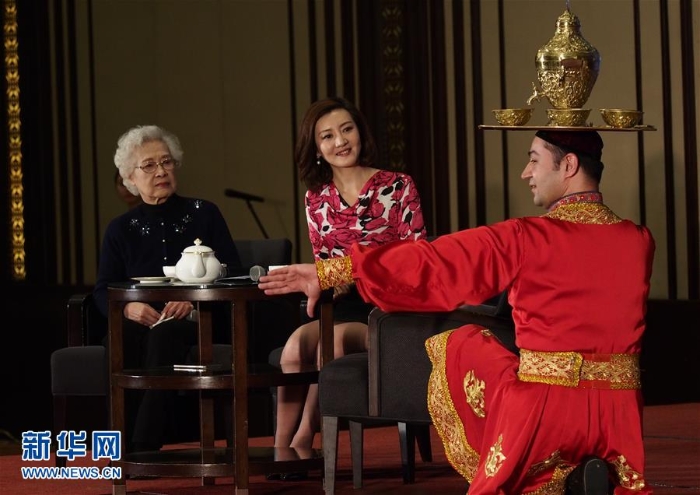 （文化）（2）掌聲獻(xiàn)給不老的女神