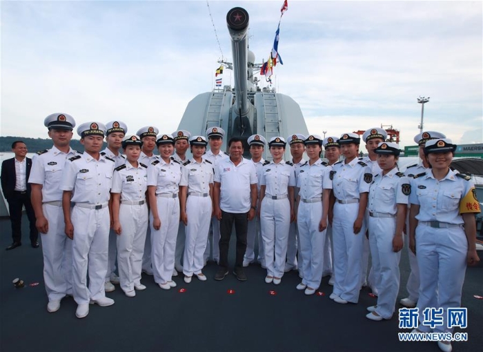 （國際·圖文互動）（1）菲律賓總統(tǒng)杜特爾特參觀中國海軍遠(yuǎn)航訪問編隊長春艦