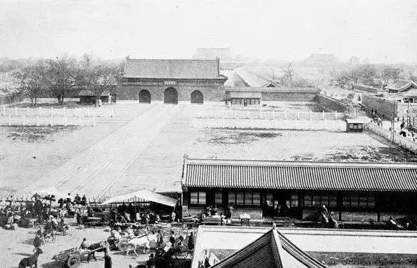 天安門廣場(chǎng)罕見(jiàn)老照片：你見(jiàn)過(guò)老北京城被拆除以前的樣子嗎