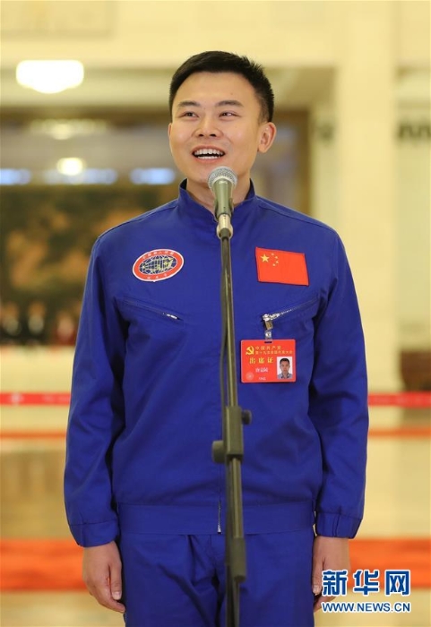 （十九大·黨代表通道）（2）采訪黨代表