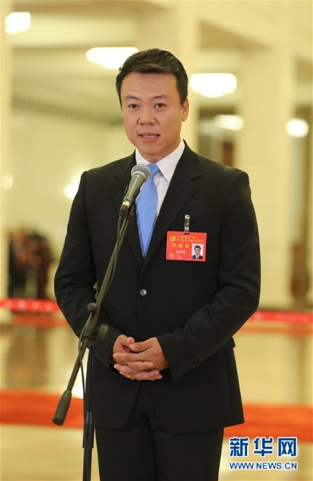 （十九大·黨代表通道）（3）采訪黨代表