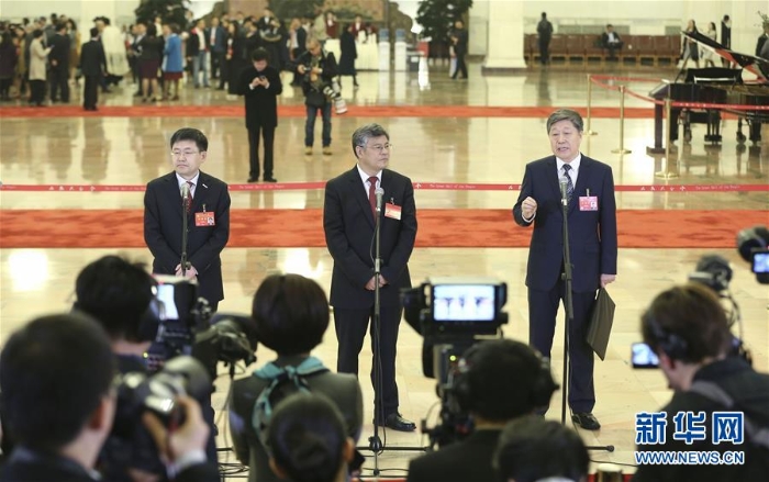 （十九大·黨代表通道）（13）采訪黨代表
