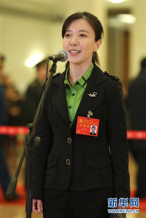 （十九大·黨代表通道）（19）采訪黨代表