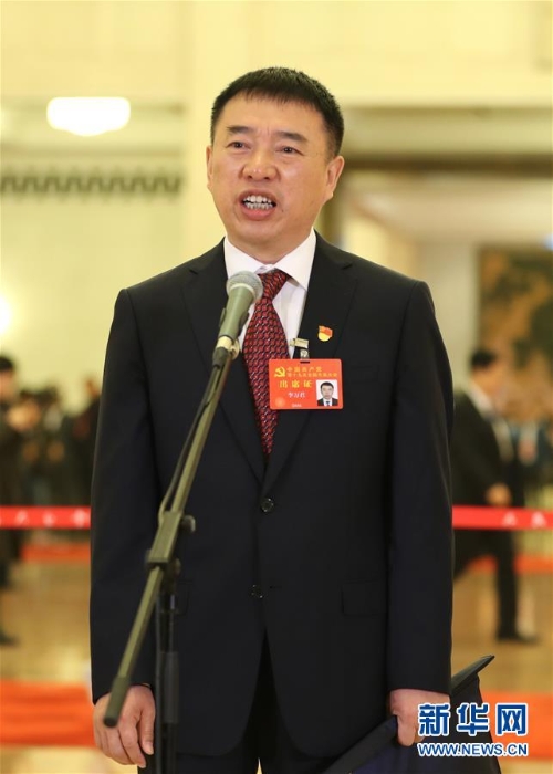（十九大·黨代表通道）（20）采訪黨代表