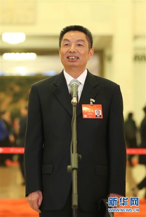 （十九大·黨代表通道）（21）采訪黨代表