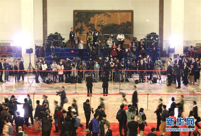 （十九大·黨代表通道）（28）采訪黨代表