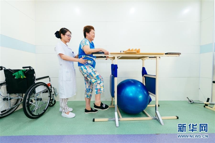 （十九大·讀報(bào)告 話民生）（15）實(shí)施健康中國戰(zhàn)略