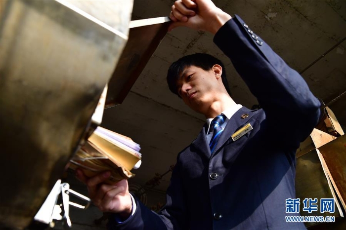 （圖片故事）（5）鄭州北站“小飛機(jī)”將退出歷史舞臺(tái)