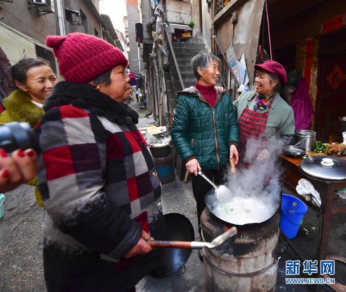 （圖文互動）（8）寒冬里的“生命廚房”