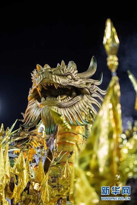 （新華全媒頭條·圖文互動(dòng)）（4）當(dāng)桑巴愛上中國(guó)紅　巴西狂歡節(jié)致敬中國(guó)年