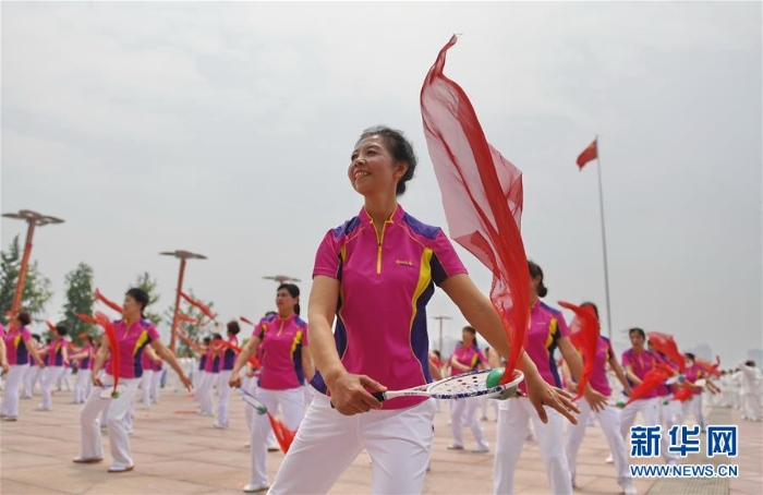 （體育）（1）全民健身——萬(wàn)人太極同健身