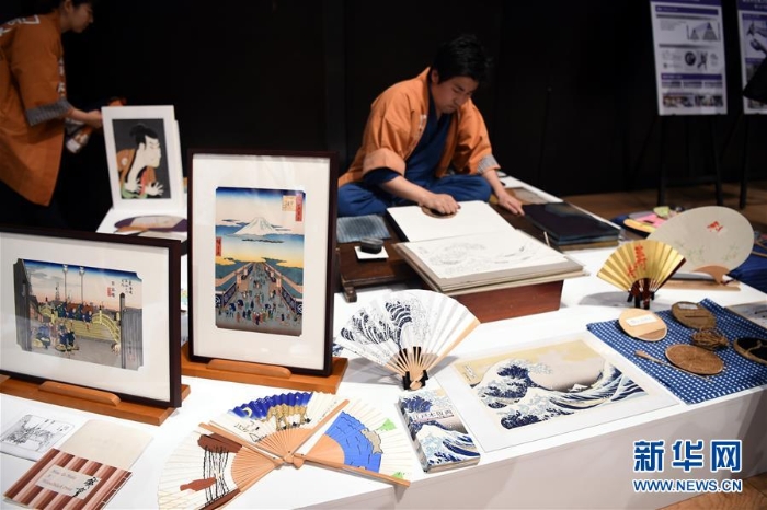 （國際）（1）東京：展示傳統(tǒng)手工藝商品  弘揚(yáng)“匠人精神”