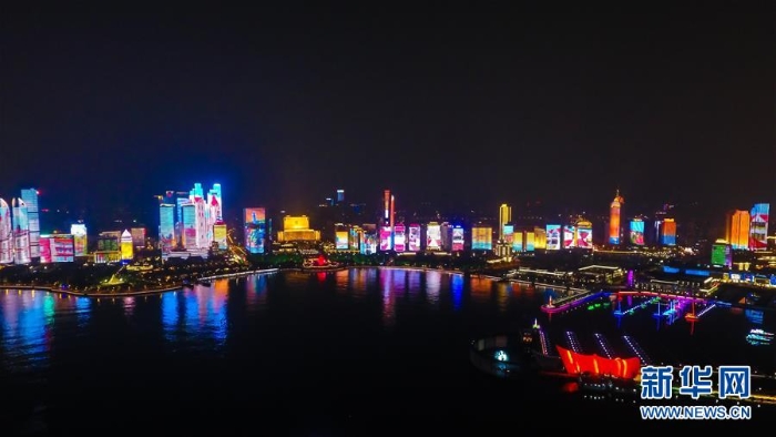 （上合青島峰會）（4）青島：流光溢彩夜色美