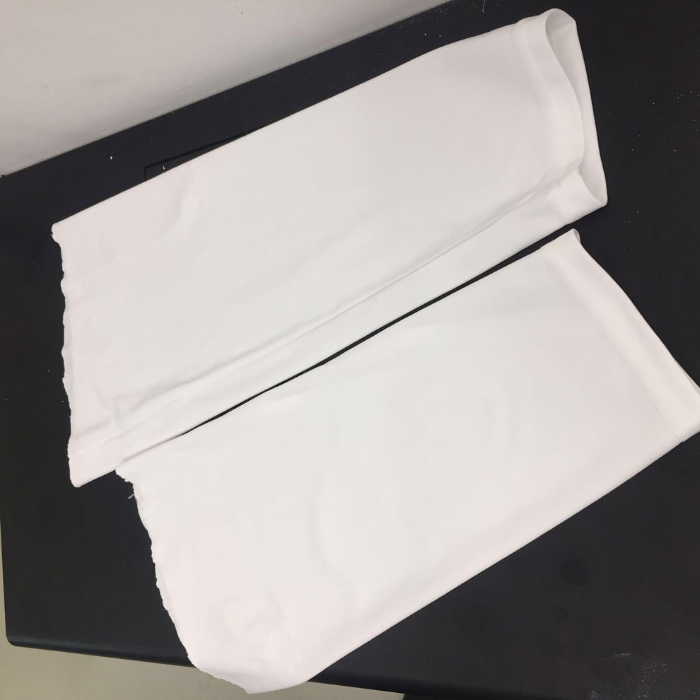 皮克剪掉的袖子 證明袖口處沒有國旗顏色的條紋