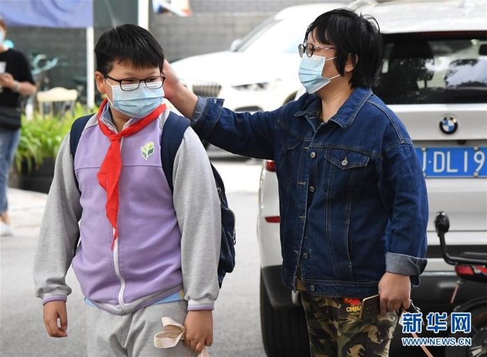 (教育)(3)北京: 40多萬名中小學生返校