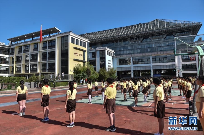 (教育)(8)北京: 40多萬名中小學生返校