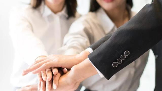 要知道，這3個時候“不說話”的人，才是真正優(yōu)秀的人