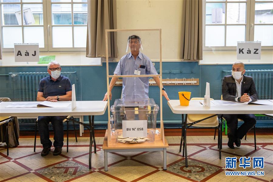 (國際)(4)法國舉行市鎮(zhèn)選舉第二輪投票