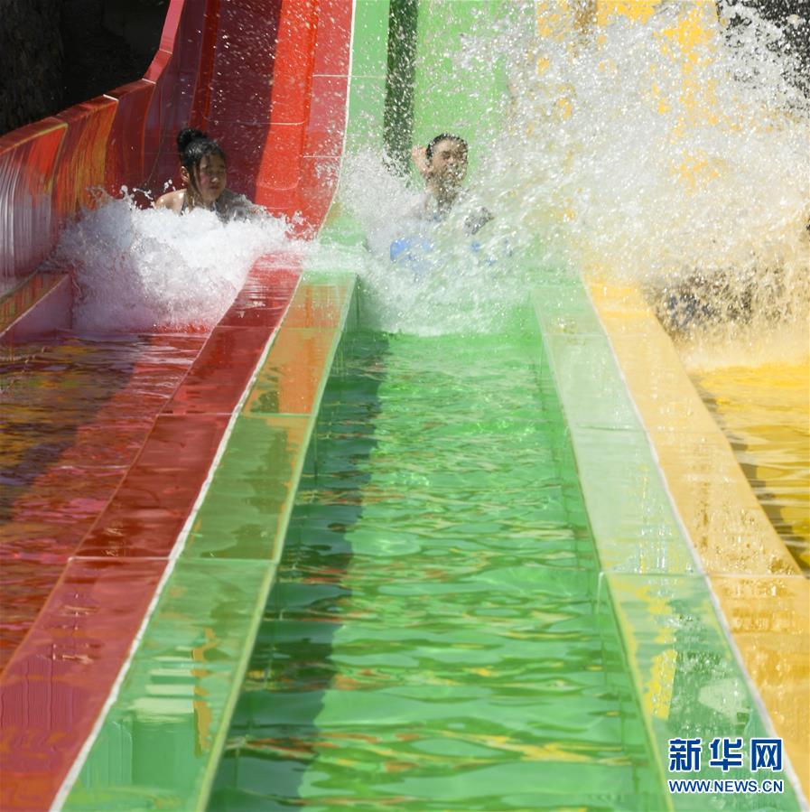 #（社會）（4）多彩水上運動享清涼