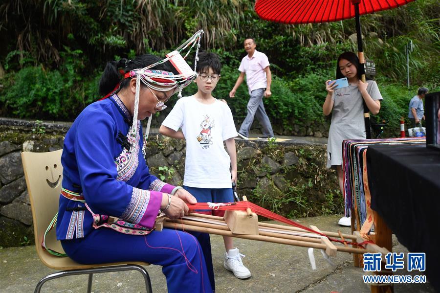（社會(huì)）（5）浙江桐廬：畬鄉(xiāng)山村旅游興