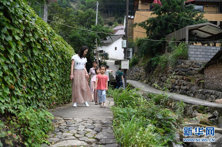 (社會(huì))(2)浙江桐廬:畬鄉(xiāng)山村旅游興
