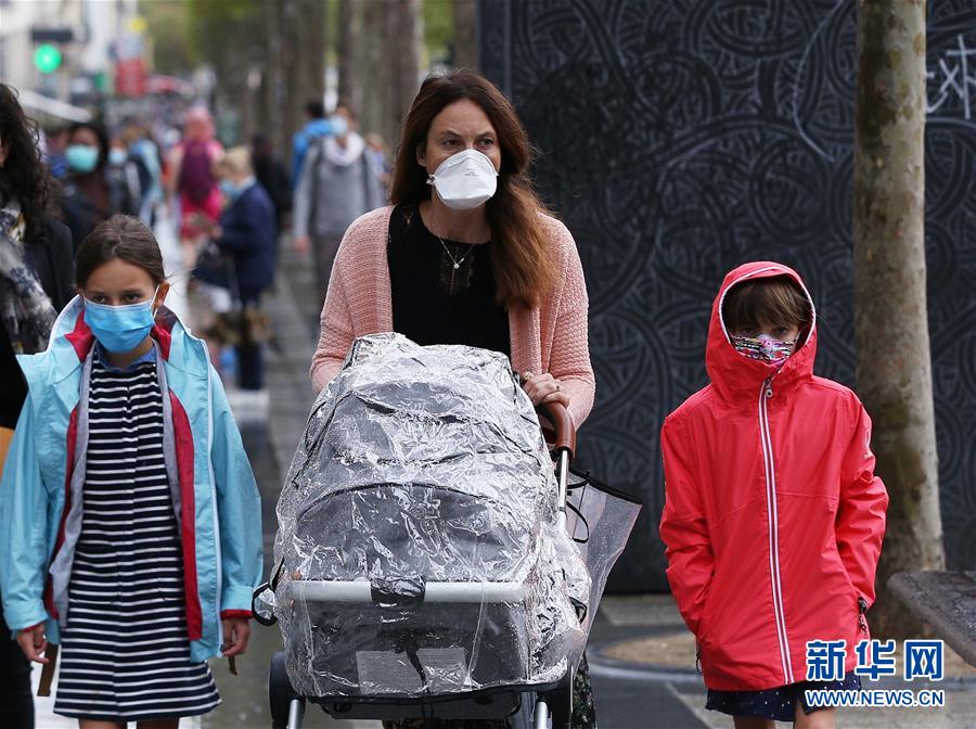 (國際疫情)(2)巴黎全部地區(qū)自28日8時(shí)起強(qiáng)制佩戴口罩