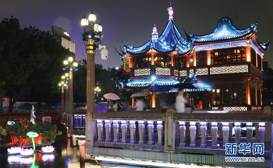 （環(huán)境）（1）上海雨夜美