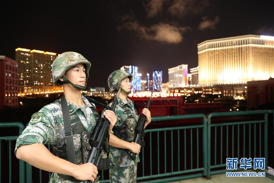 （在習(xí)近平強(qiáng)軍思想指引下·我們?cè)趹?zhàn)位報(bào)告·圖文互動(dòng)）（1）駐澳門部隊(duì)：濠江之畔，最可愛的人