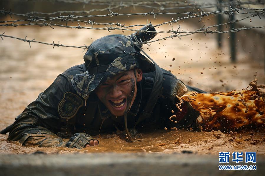 （在習(xí)近平強(qiáng)軍思想指引下·我們?cè)趹?zhàn)位報(bào)告·圖文互動(dòng)）（2）駐澳門部隊(duì)：濠江之畔，最可愛的人