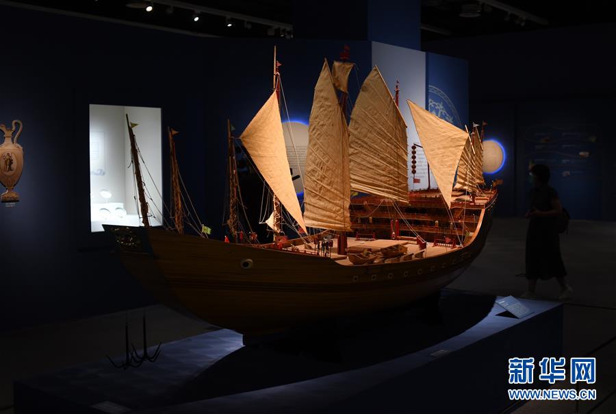 （文化）（1）“浮槎萬里——中國古代陶瓷海上貿(mào)易展”在國博開幕