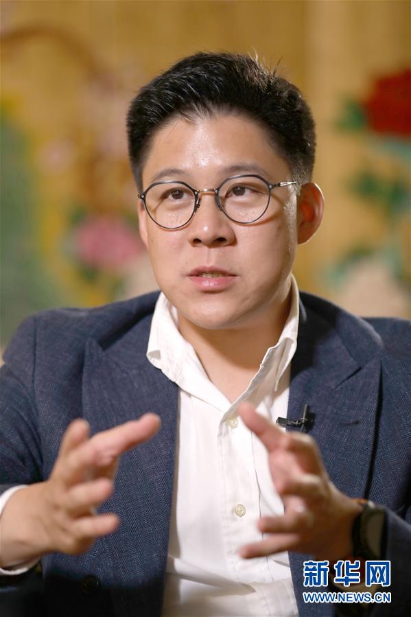十三屆全國青聯(lián)副主席霍啟剛在接受新華社記者專訪（8月31日攝）。新華社記者 吳曉初 攝
