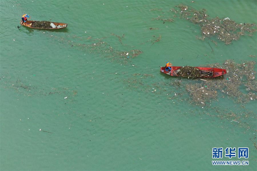 #（環(huán)境）（2）湖南張家界：清理漂浮物 守護(hù)美麗河道