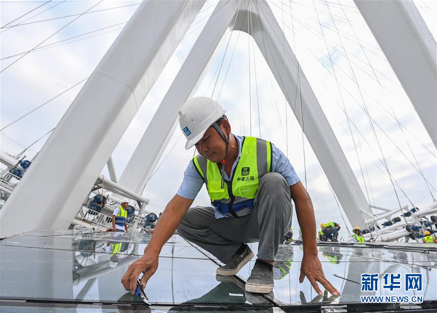 (特區(qū)40年)(1)深圳:地標摩天輪建設(shè)忙