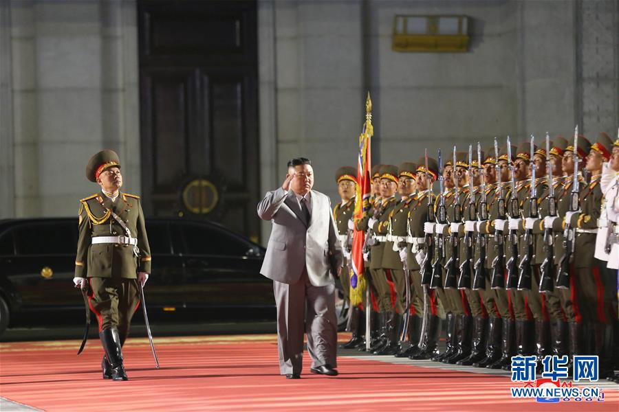 (新華網)朝鮮舉行閱兵式慶祝勞動黨建黨75周年