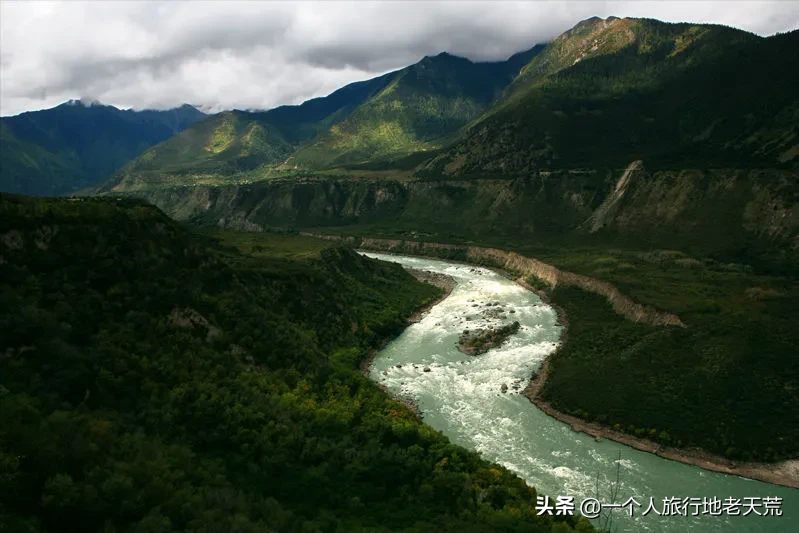 國內(nèi)十大戶外穿越線路，骨灰級玩家最愛，去過才不枉此生
