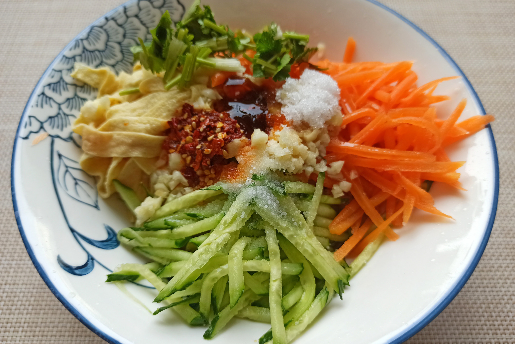 6道好吃的涼拌菜做法，清涼爽口，開胃解油膩，學(xué)會(huì)做給家人們吃