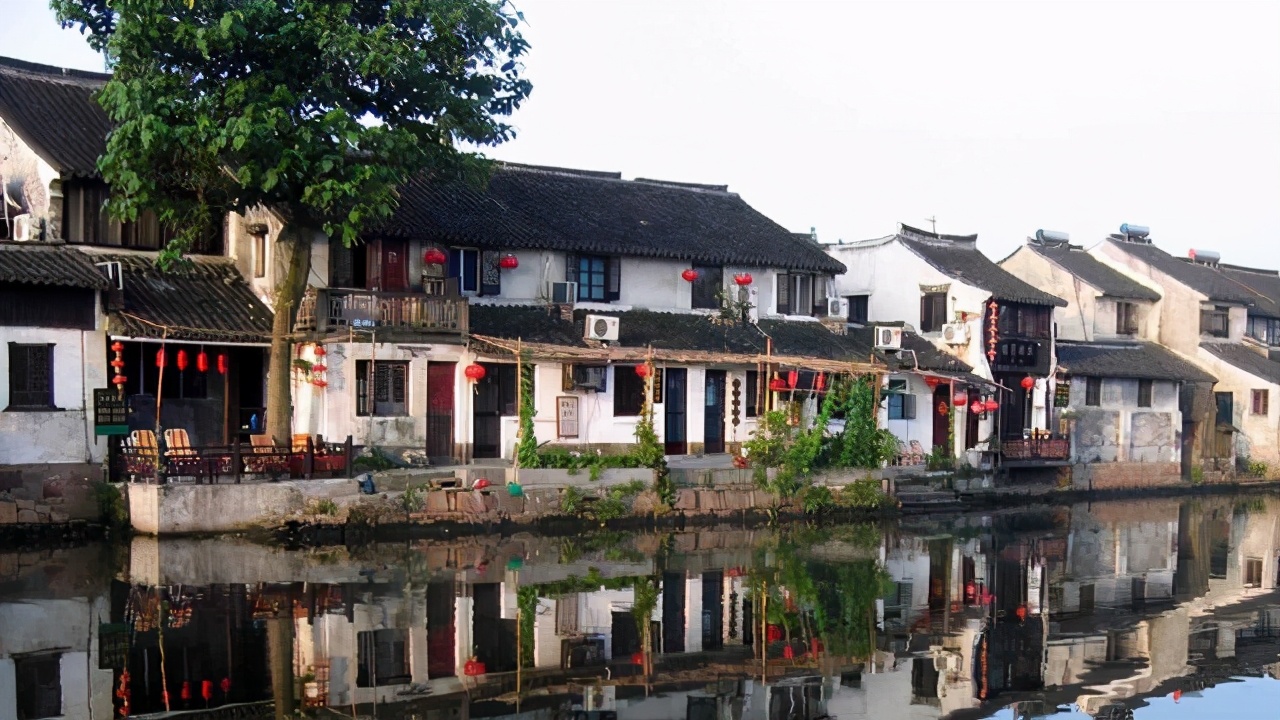 浙江這個(gè)水鄉(xiāng)古鎮(zhèn)，獨(dú)特美景有著別樣趣味，冬暖夏涼頗受游客喜愛