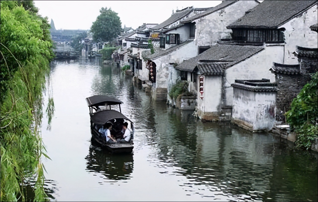 浙江這個(gè)水鄉(xiāng)古鎮(zhèn)，獨(dú)特美景有著別樣趣味，冬暖夏涼頗受游客喜愛