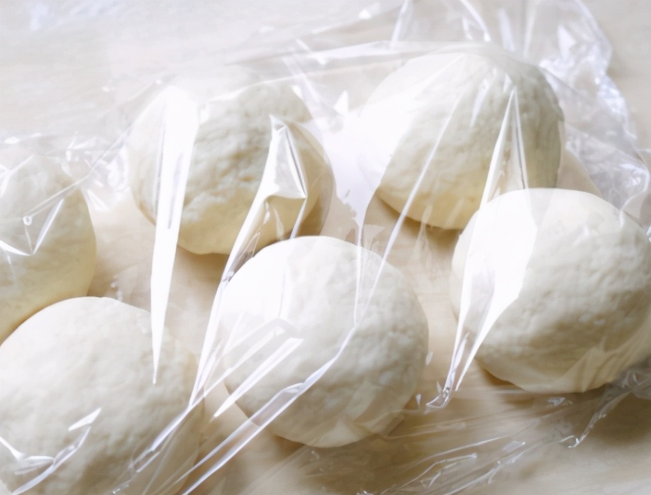 冷天發(fā)面，面點(diǎn)師分享3個(gè)竅門(mén)，暄軟綿密麥香足，發(fā)酵速度快還好