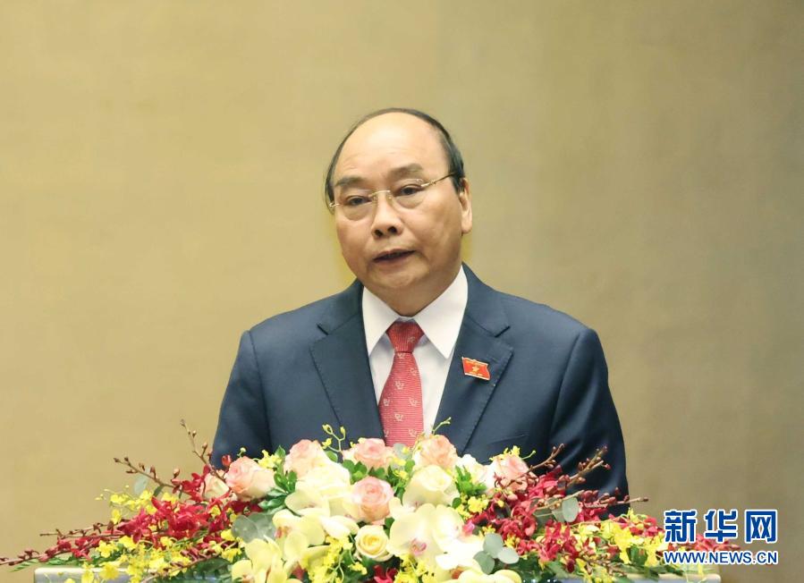 3月24日，越南政府總理阮春福在首都河內(nèi)舉行的國會會議上作政府工作報告。越南第十四屆國會第十一次會議24日在首都河內(nèi)開幕。這次會議是本屆國會最后一次會議，將選舉新的國家領(lǐng)導(dǎo)人。新華社/越通社