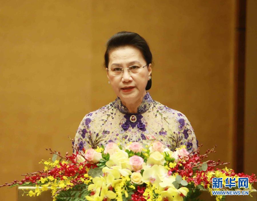 3月24日，越南國會主席阮氏金銀在首都河內(nèi)舉行的國會會議上致辭。越南第十四屆國會第十一次會議24日在首都河內(nèi)開幕。這次會議是本屆國會最后一次會議，將選舉新的國家領(lǐng)導(dǎo)人。新華社/越通社